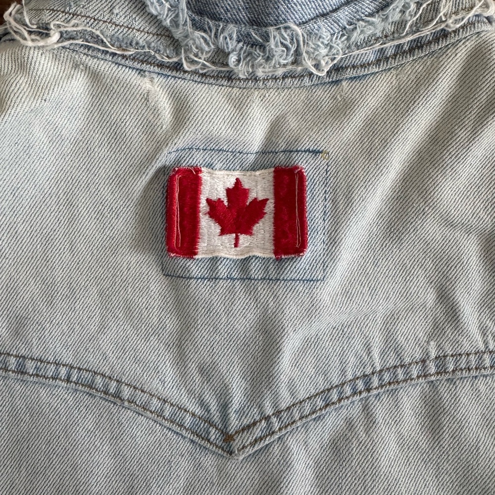 Distressed Levi’s Jacket - Picture 5 of 5